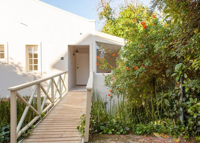 33 Strawberry Lane - Studio&Cottage