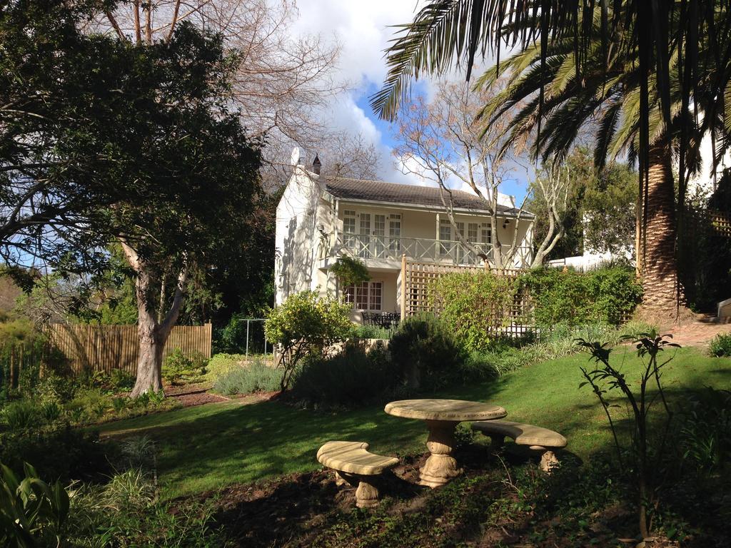 33 Strawberry Lane - Studio&cottage
